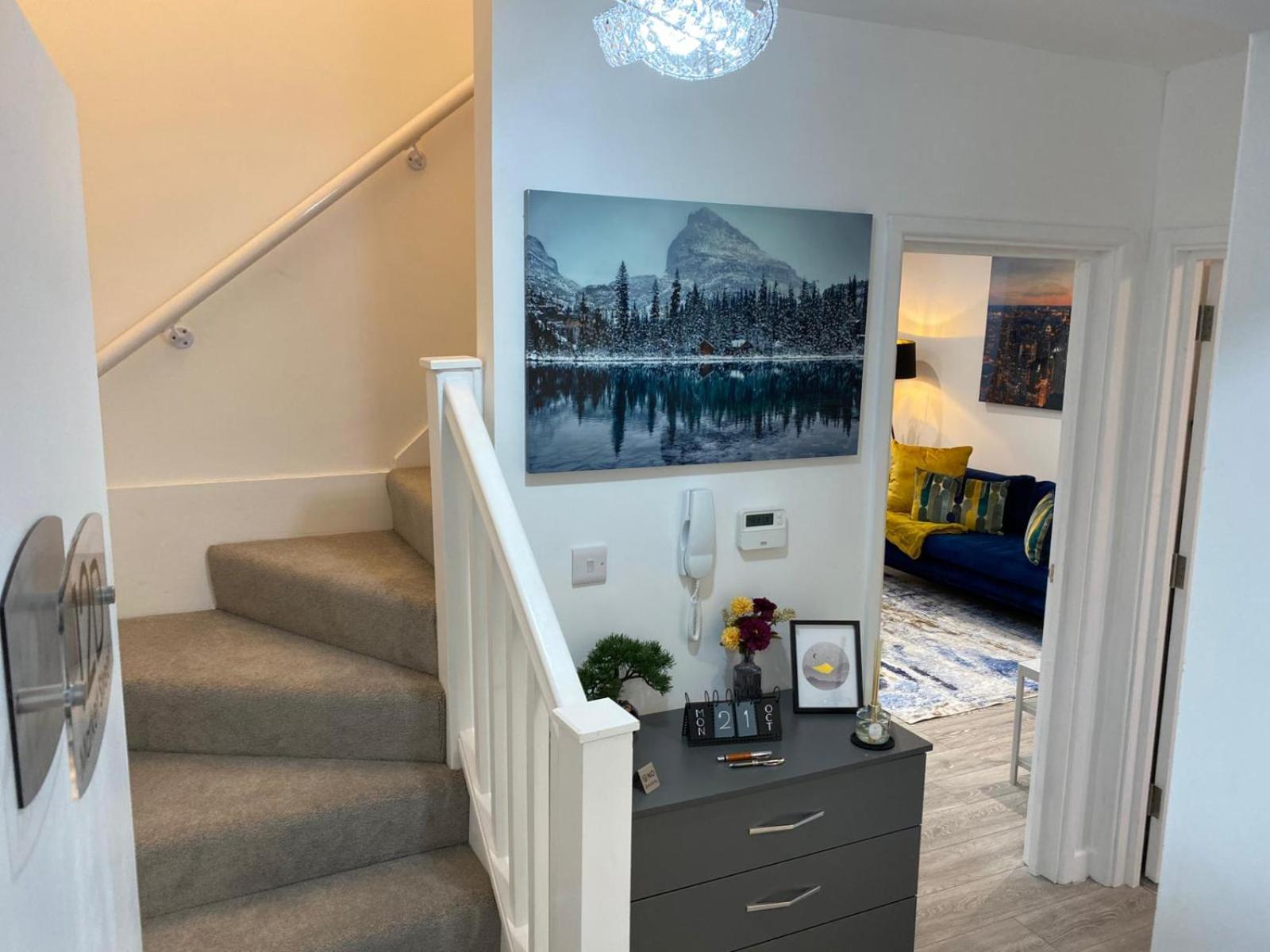 Stylish Apartment In Watford واتفورد المظهر الخارجي الصورة